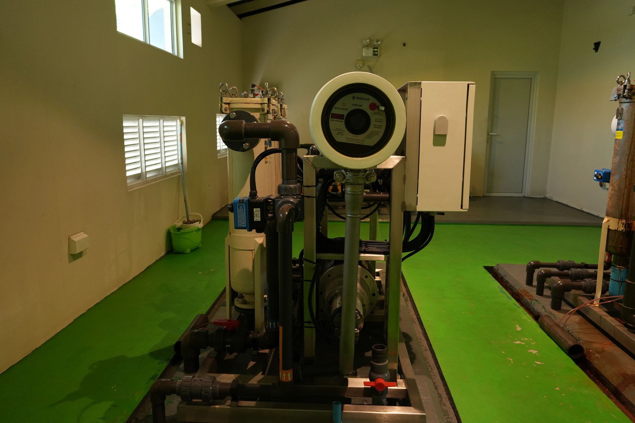 Environmental test equipment used for qualification and reliability testing